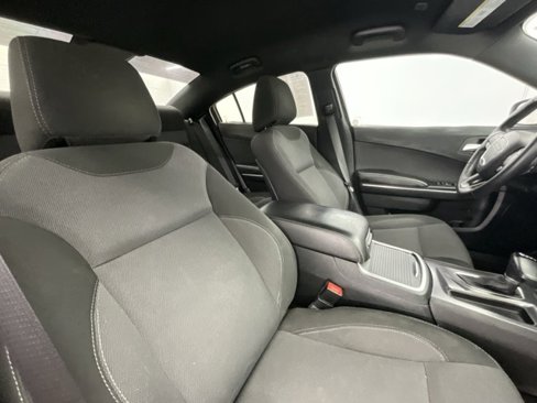 Used 2017 Dodge Charger SE image 12