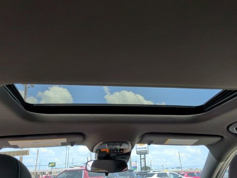 New 2025 Chevrolet Trax RS w/ Sunroof Package image 21