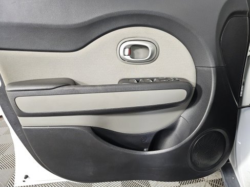 Used 2019 Kia Soul image 11