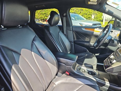 Used 2019 Lincoln MKC Reserve image 17