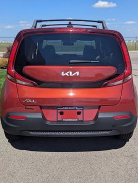 Used 2022 Kia Soul LX image 8