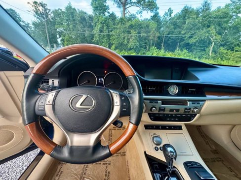 Used 2013 Lexus ES 300h image 14