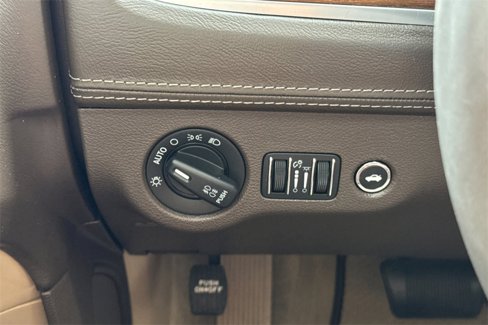 Used 2013 Chrysler 300 C Luxury Series w/ Beats Audio Group image 36