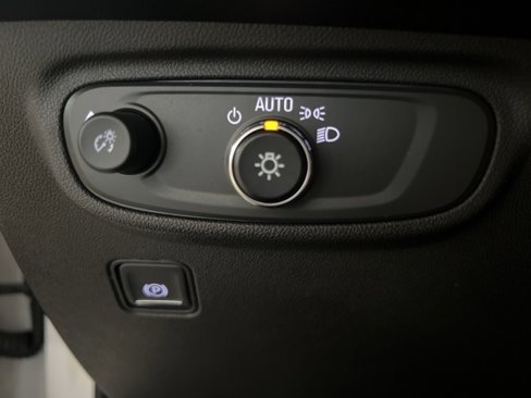 Used 2022 GMC Terrain SLE image 11