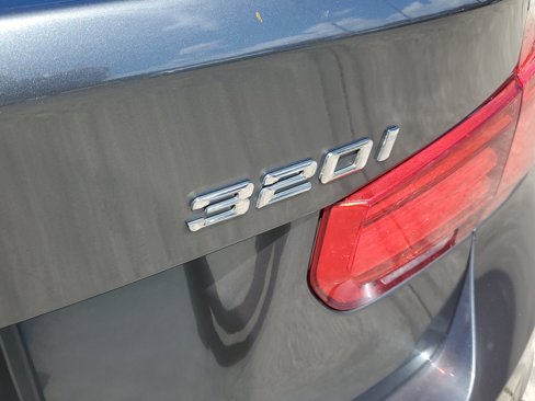 Used 2016 BMW 320i Sedan w/ Premium Package image 7