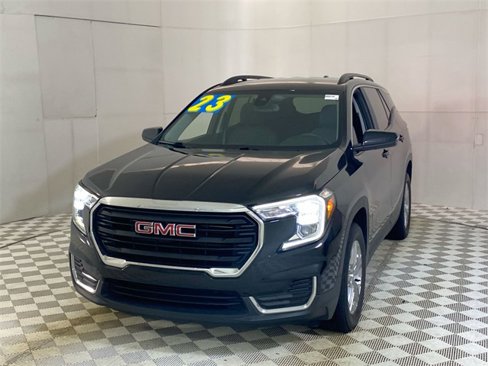 Used 2023 GMC Terrain SLE w/ Driver Convenience Package image 20