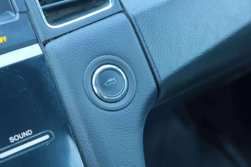 Used 2017 Ford Taurus SHO image 26