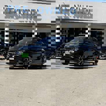 Used 2023 Kia Forte LXS image 1