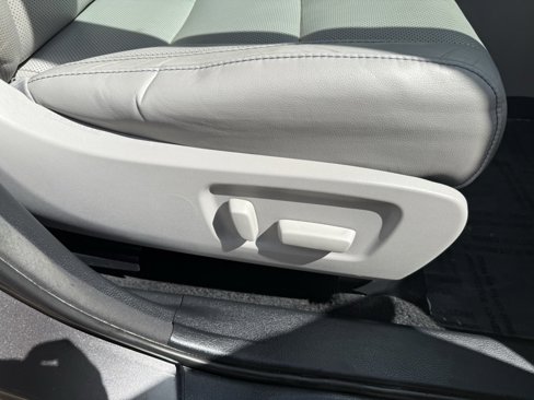 Used 2016 Toyota Highlander Limited image 46