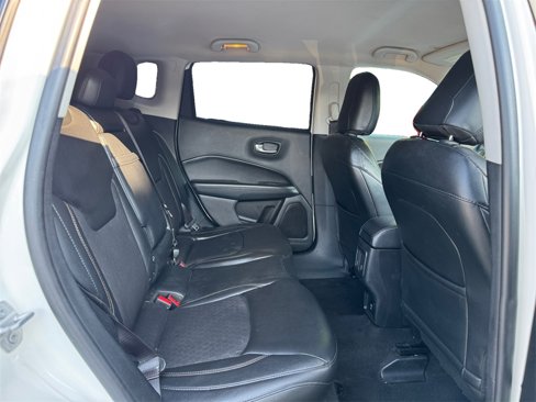 Used 2018 Jeep Compass Latitude image 19