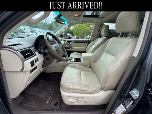 Used 2019 Lexus GX 460 Premium w/ Premium Package image 8