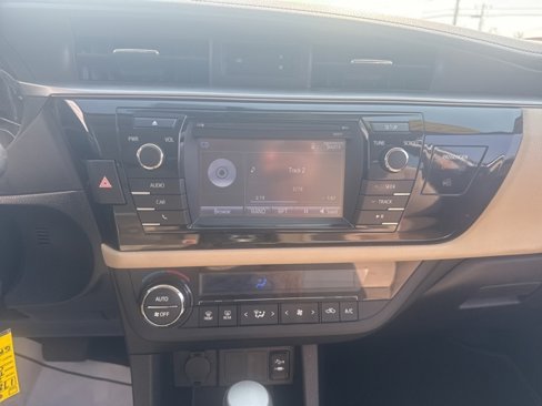 Used 2016 Toyota Corolla LE image 23