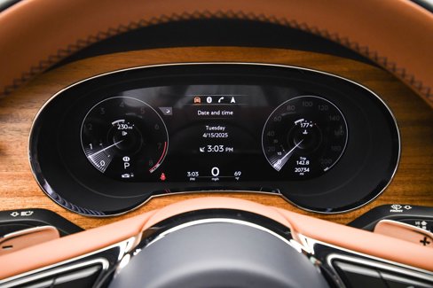 Used 2023 Bentley Bentayga image 16