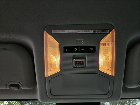 Used 2019 Toyota RAV4 LE image 18