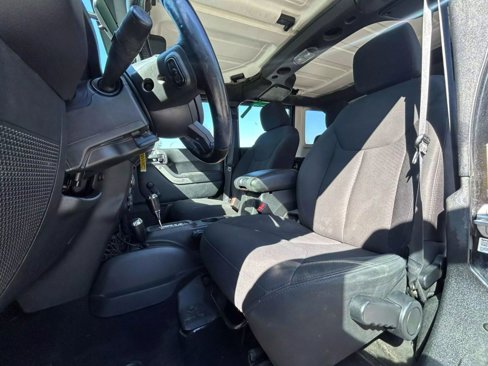 Used 2018 Jeep Wrangler Unlimited Sport w/ Connectivity Group image 17