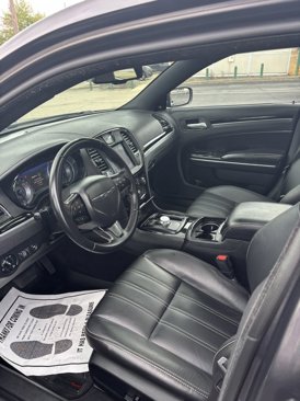 Used 2018 Chrysler 300 S image 7