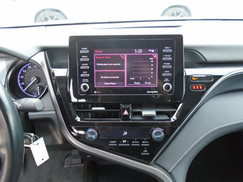 Used 2021 Toyota Camry SE image 10