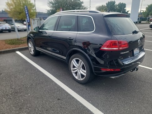 Used 2014 Volkswagen Touareg Executive image 2