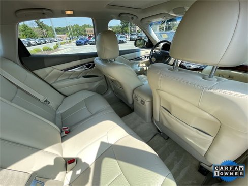 Used 2016 INFINITI Q70 3.7 w/ Technology Package image 28