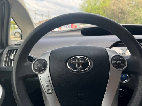 Used 2015 Toyota Prius Four image 24