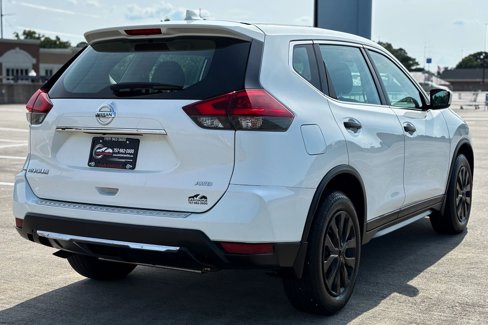 Used 2018 Nissan Rogue S image 8