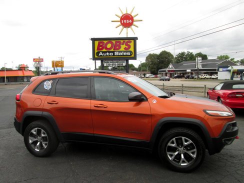 Used 2016 Jeep Cherokee Trailhawk w/ Comfort/Convenience Group image 9