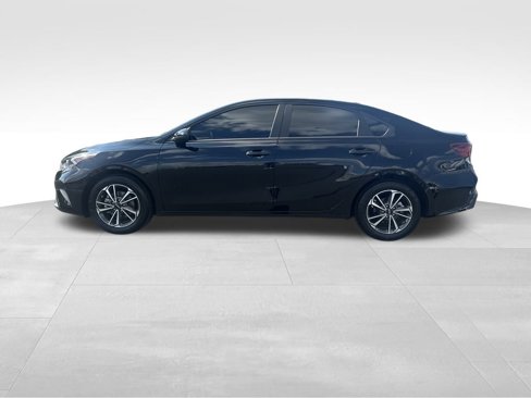 Used 2023 Kia Forte LXS image 4