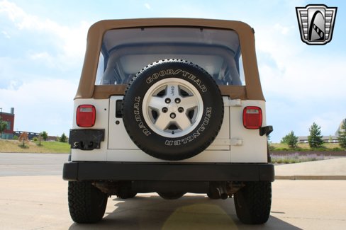 Used 1990 Jeep Wrangler S image 5