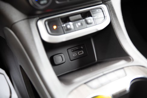 Used 2023 GMC Acadia SLT image 15