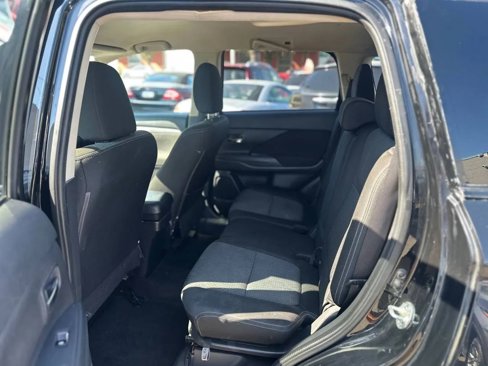 Used 2017 Mitsubishi Outlander ES image 26
