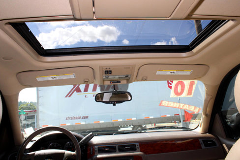 Used 2010 Chevrolet Suburban LT image 12