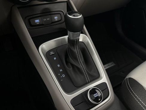 New 2025 Hyundai Venue SEL image 31