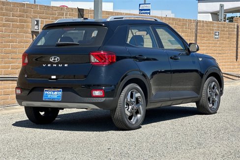 New 2025 Hyundai Venue SEL image 4