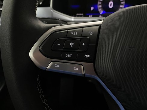 New 2025 Volkswagen Taos SE image 14