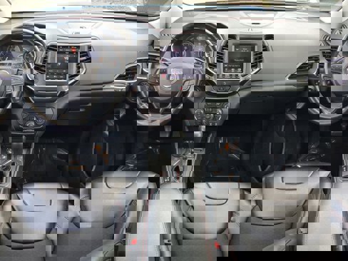 Used 2020 Jeep Cherokee Trailhawk w/ Cold Weather Group image 15