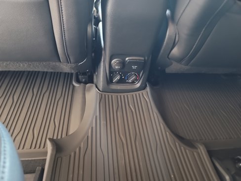 Used 2019 Ford Transit Connect XLT w/ XLT Premium Package image 21