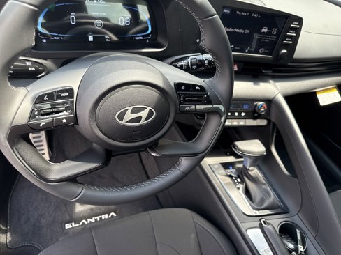New 2025 Hyundai Elantra Sport image 8