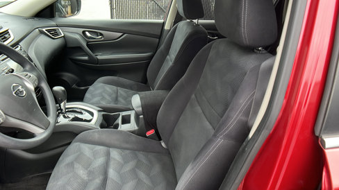 Used 2016 Nissan Rogue S w/ Appearance Package image 17