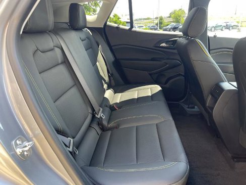 Used 2025 Chevrolet Trax ACTIV w/ Sunroof Package image 22