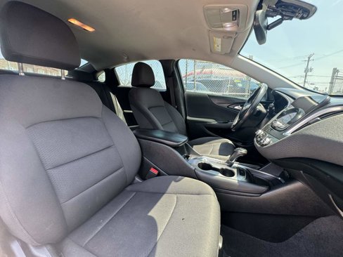 Used 2018 Chevrolet Malibu LT image 23