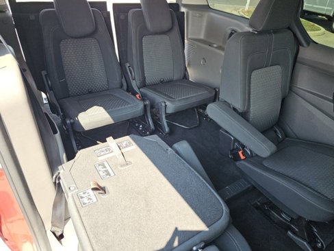 Used 2020 Ford Transit Connect XLT image 5