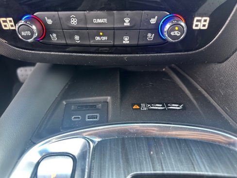 Used 2022 Buick Enclave Premium image 17