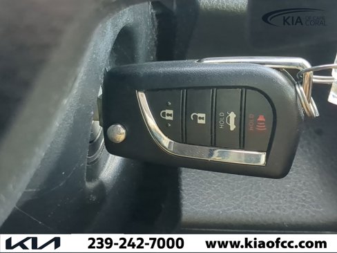 Used 2021 Toyota Camry SE image 25