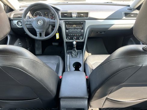 Used 2013 Volkswagen Passat Wolfsburg Edition image 24