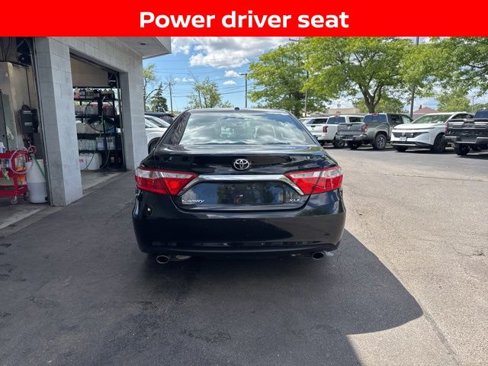 Used 2015 Toyota Camry image 3