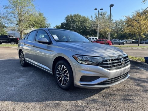 Certified 2021 Volkswagen Jetta SE w/ SE Cold Weather Package image 1