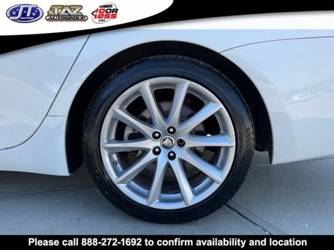 Used 2012 Jaguar XJ image 8