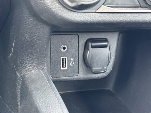 Used 2020 Nissan Versa SV image 23