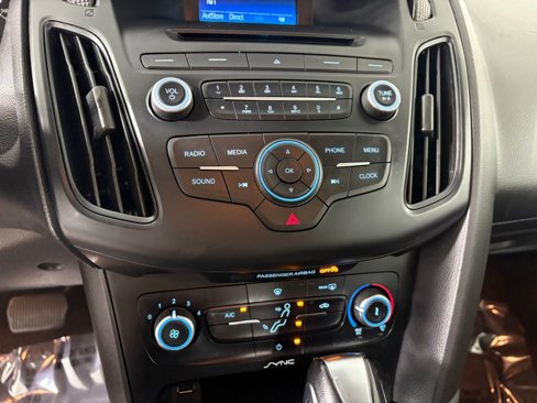 Used 2015 Ford Focus SE image 18
