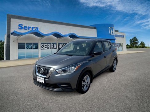 Used 2020 Nissan Kicks S image 1